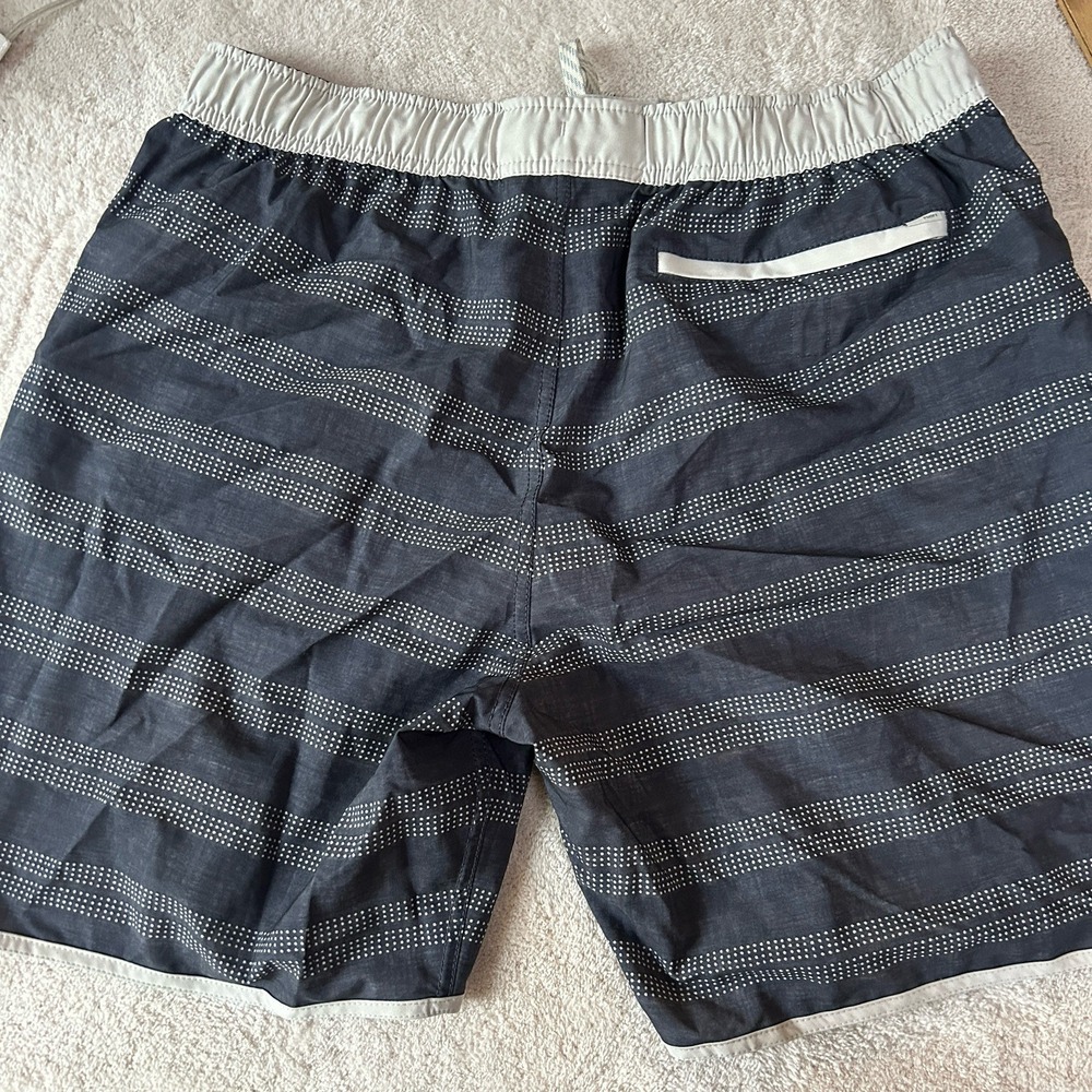 Vuori Banks Shorts V330 XL Performance Stretch Unlined Pockets Drawstring EUC - Picture 8 of 8